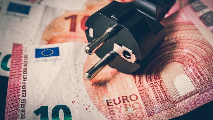 Stecker auf 10€-Schein