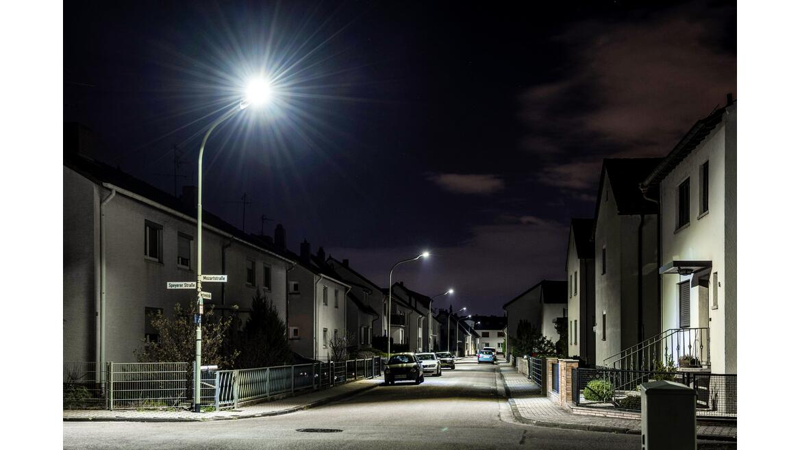LED Strassenlaternen im Dunkeln