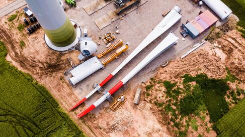 Aufbau der Windkraftanlage in Rüssingen