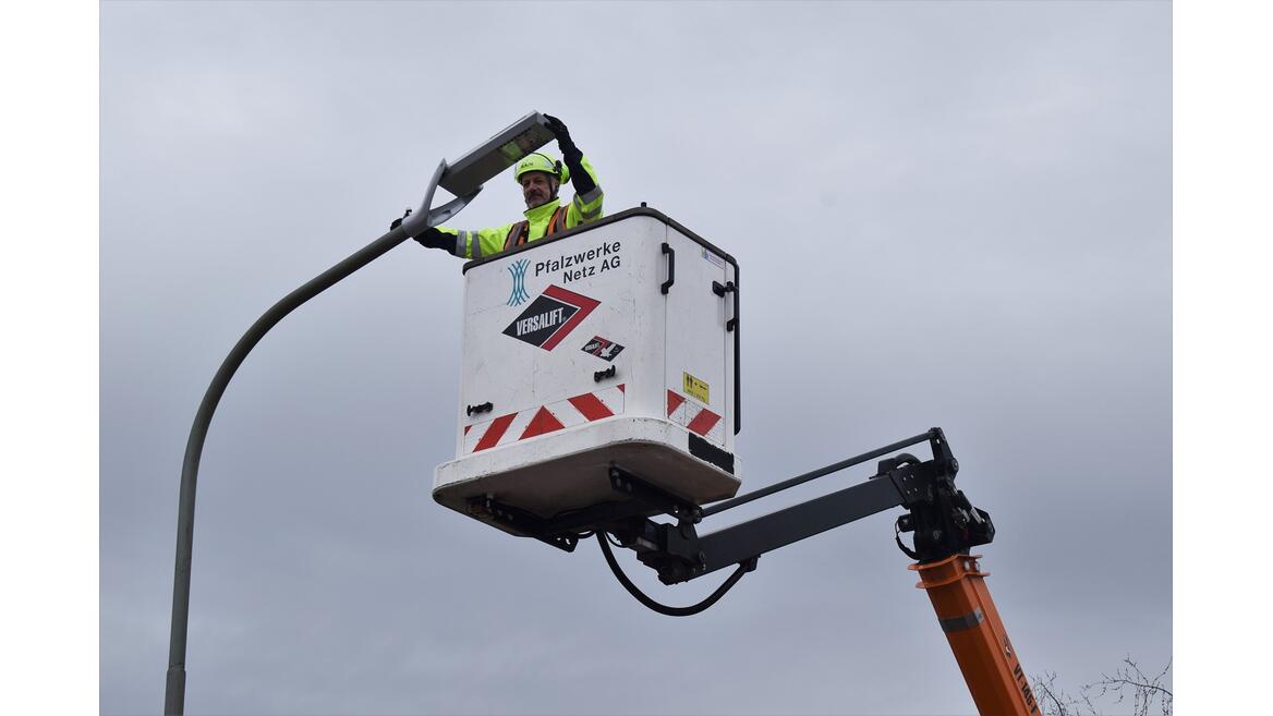 MidPower LED Straßenbeleuchtung Installation