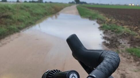 Rennrad Pfuetze Rennrad Pfuetze