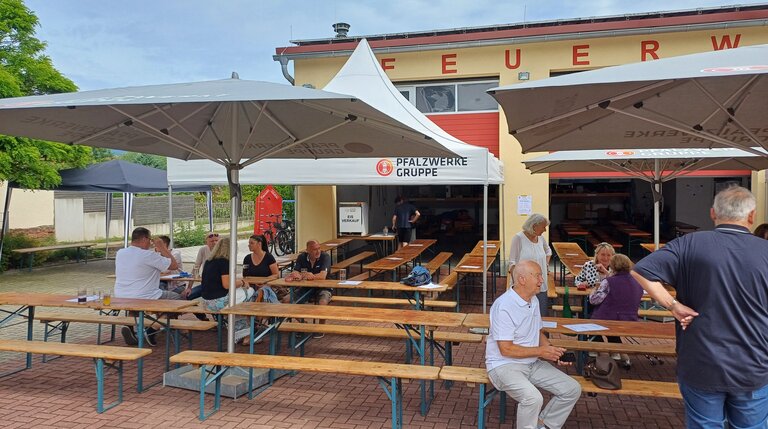 Schirme auf einer Veranstaltung