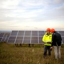 Mitarbeiter auf Solarpark