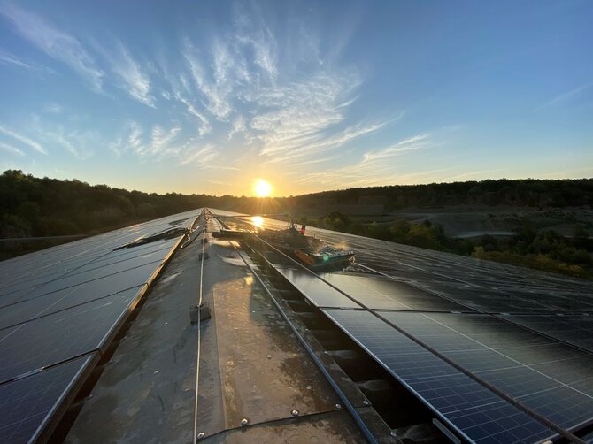 Reinigung Photovoltaikmodule Sonnenuntergang | © Pfalzwerke