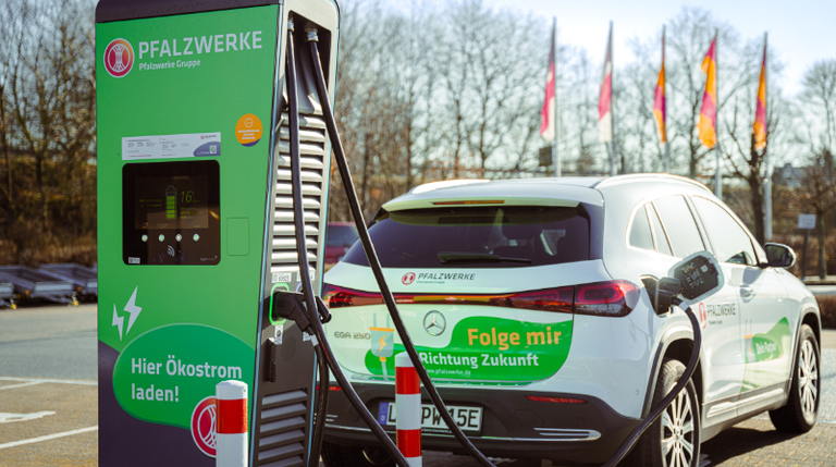 E-Auto, HORNBACH, Ladesäule