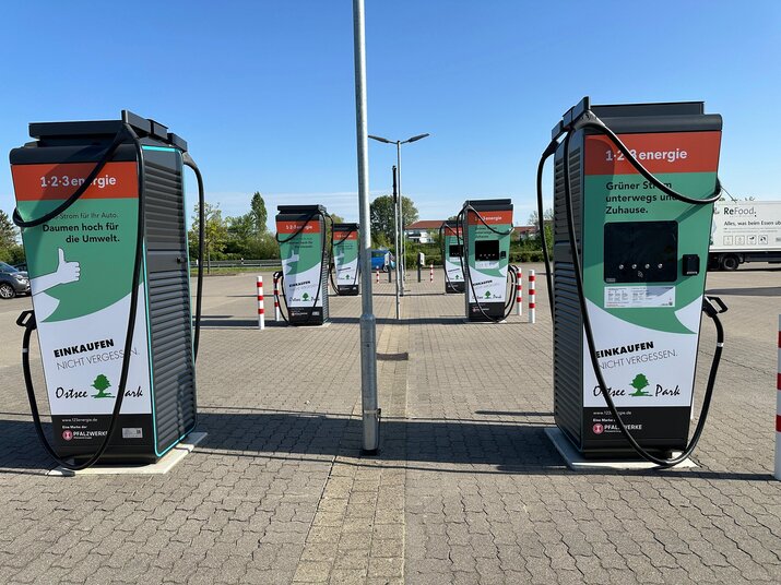 Ladeinfrastruktur, Pfalzwerke, Fachmarktzentrum, Ladesaulen, Emobilitaet