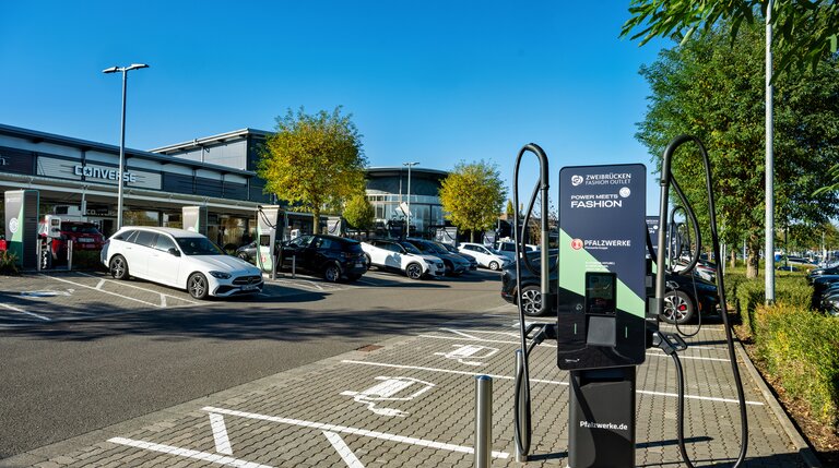 Ladeinfrastruktur, Fashion-Outlet, E-Mobilität, Shopping-Center, Standortpartner