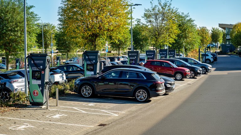Ladeinfrastruktur, Fashion-Outlet, E-Mobilität, Shopping-Center, Standortpartner