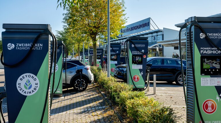 Ladeinfrastruktur, Fashion-Outlet, E-Mobilität, Shopping-Center, Standortparnter
