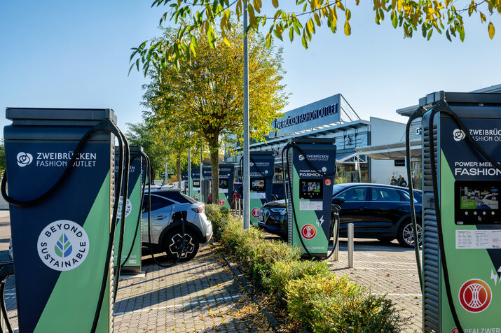 Ladeinfrastruktur, Fashion-Outlet, E-Mobilität, Shopping-Center, Standortparnter
