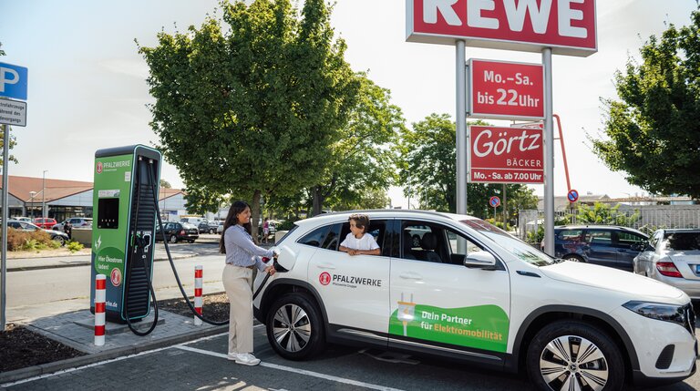 Ladeinfrastruktur, LEH, E-Mobilität, Lebensmitteleinzelhandel, Standortparnter