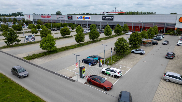 Hybrider Ladepark, e-nutzfahrzeug, Elektro-Nutzfahrzeuge, emobilitaet, E-LKW, Laden von eLkw