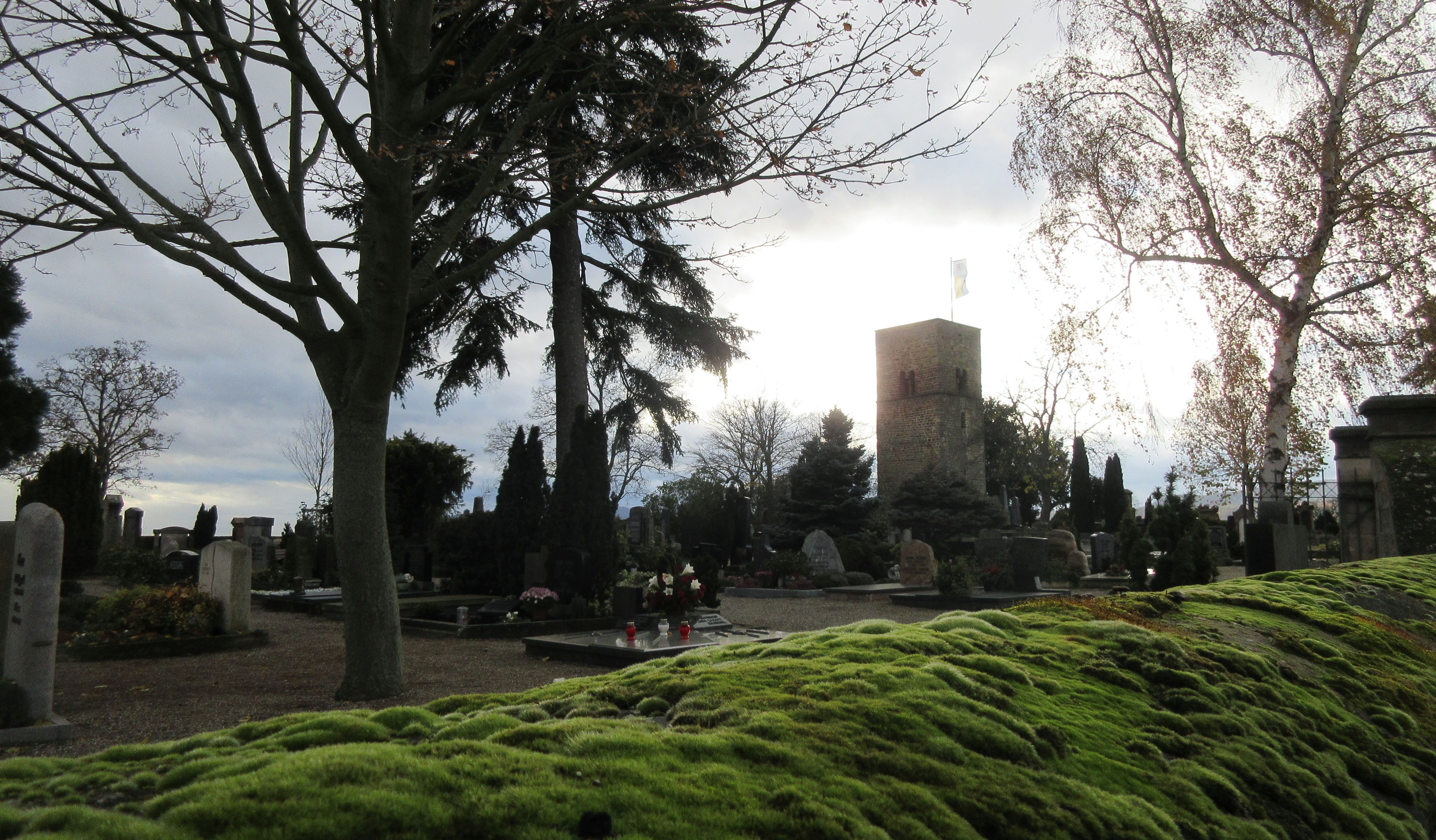 Friedhofshalle inkl. Friedhofturm