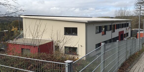 Photovoltaikanlage Trippstadt Kindergarten Außenansicht des Kindergartens Trippstadt
