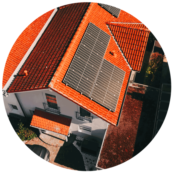 Solaranlage auf Dach | © Bildnachweis: ®Pfalzwerke/Patrick Junker