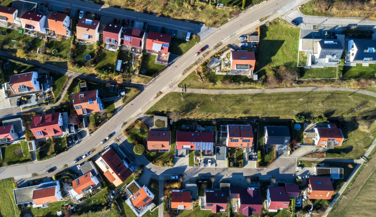 Wohngegend Luftaufnahme, Solaranlagen