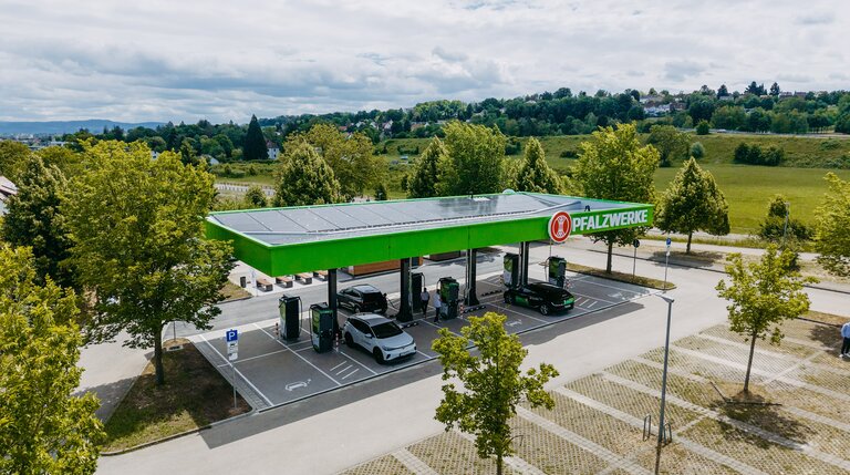 E-Ladepark in Göppingen mit moderner Schnellladeinfrastruktur