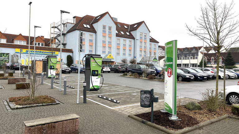 Ladepark Schotten mit nachhaltigen Ladepunkten für Elektroautos