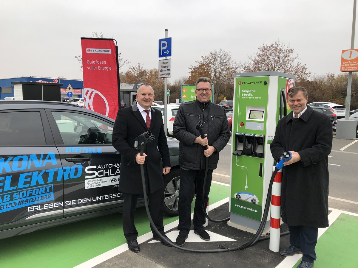 Ladesäulen am Globus Markt Bobenheim-Roxheim | © Pfalzwerke Elektroladesäulen, Globus Markt Bobenheim-Roxheim | © Pfalzwerke