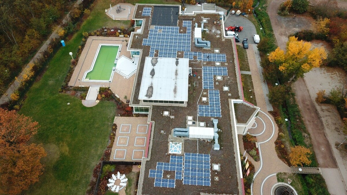 PV-Anlage Heidebad Maxdorf | © Pfalzwerke PV-Anlage Heidebad Maxdorf | © Pfalzwerke