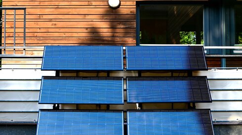 Mini-PV, Maxi-Wirkung – die Pfalzwerke kooperieren mit dem Stuttgarter Startup nineti und setzen auf „Engineered in Germany“ | © nineti