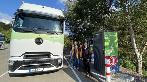 Inbetriebnahme des ersten öffentlichen Hybrid-Ladeparks der Pfalzwerke am Ständenhof in Ruppertsweiler