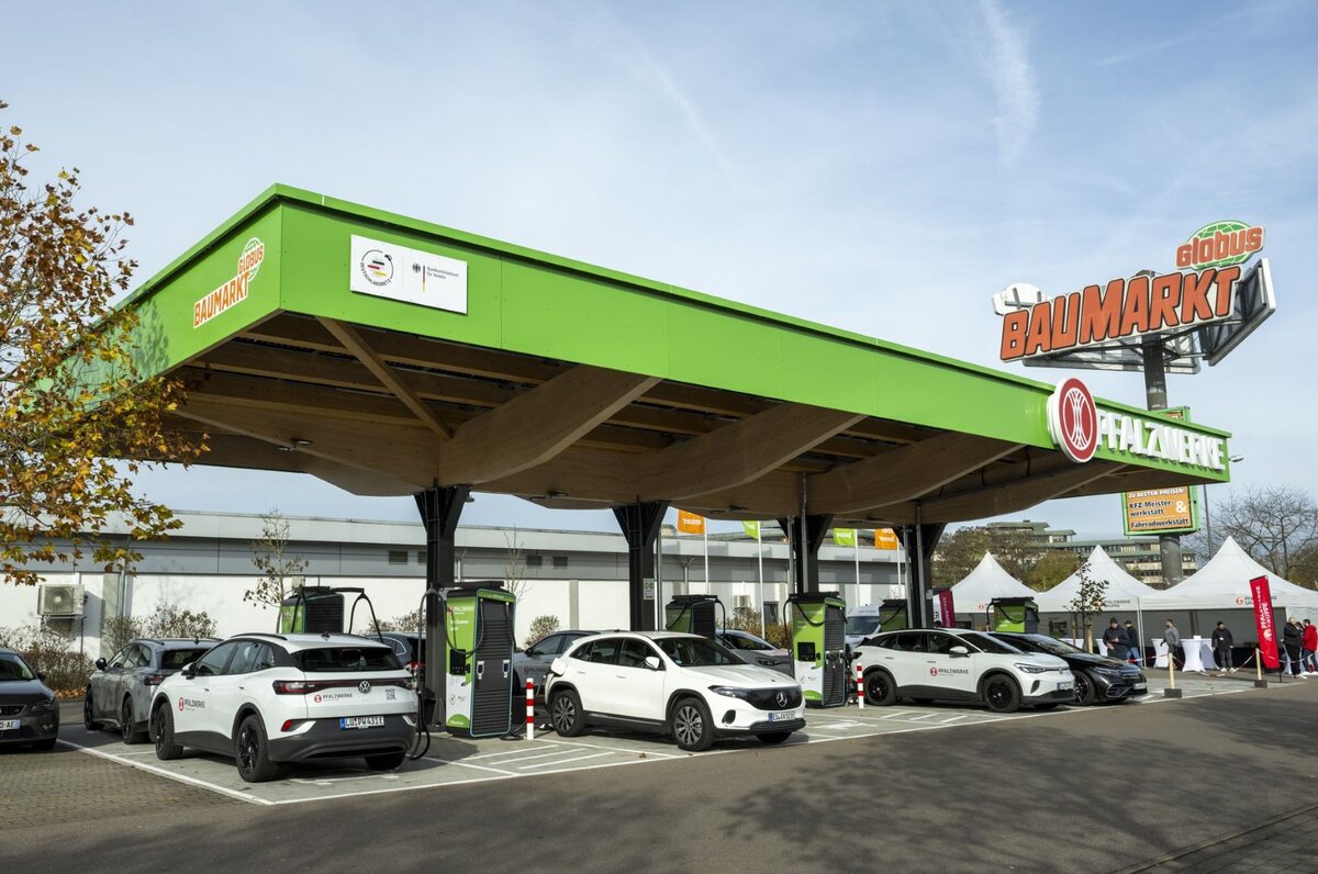 Deutschlandnetz-Ladepark in Homburg. Bild: Pfalzwerke/Manuela Meyer Deutschlandnetz-Ladepark in Homburg. Bild: Pfalzwerke/Manuela Meyer