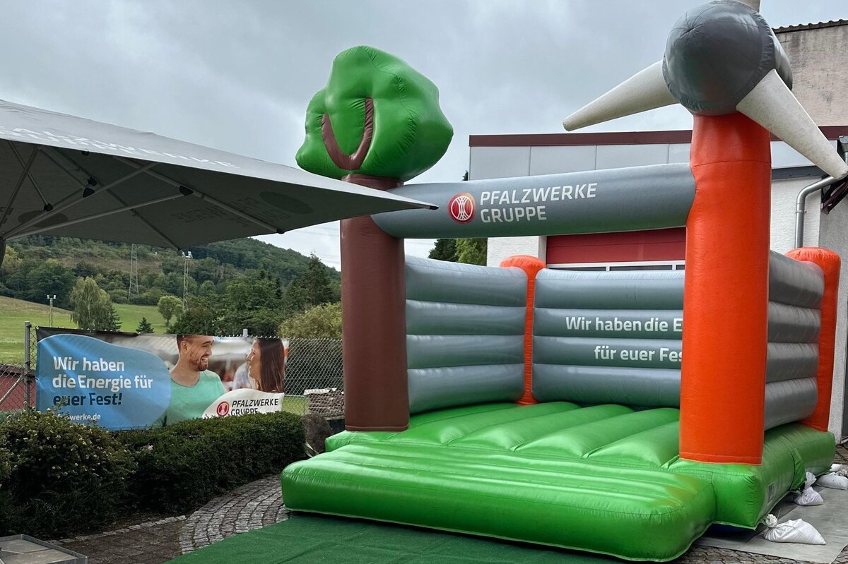 Aktion Wir unterstützen euer Fest - Hüpfburg. Bildnachweis: Pfalzwerke