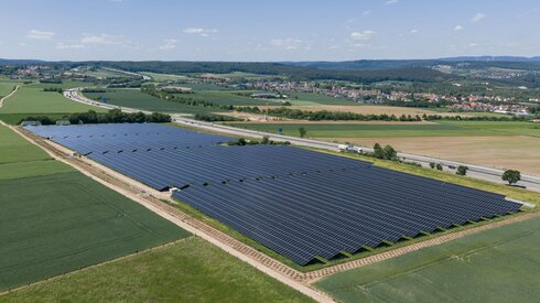 Sonnenstrom aus Hettenleidelheim: Neuer Pfalzwerke-PV-Park offiziell in Betrieb