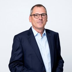 Das Bild zeigt Herrn Paul Anfang. 