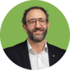Matthias Haas auf grünem Hintergrund