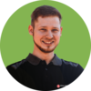 Leroy Bösel auf grünem Hintergrund