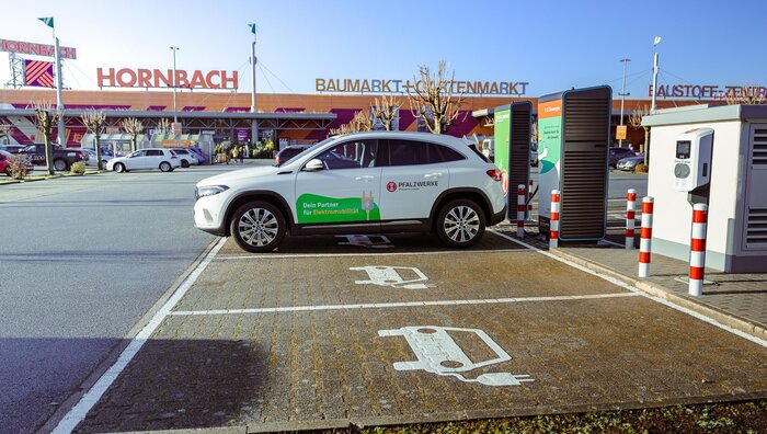 Ladeinfrastruktur beim Handel Ladeinfrastruktur, GEIG, EPBD, Handelsimmobilien